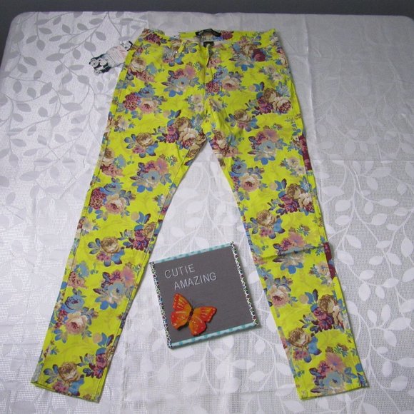 Floral Jeans - Picture 1 of 10